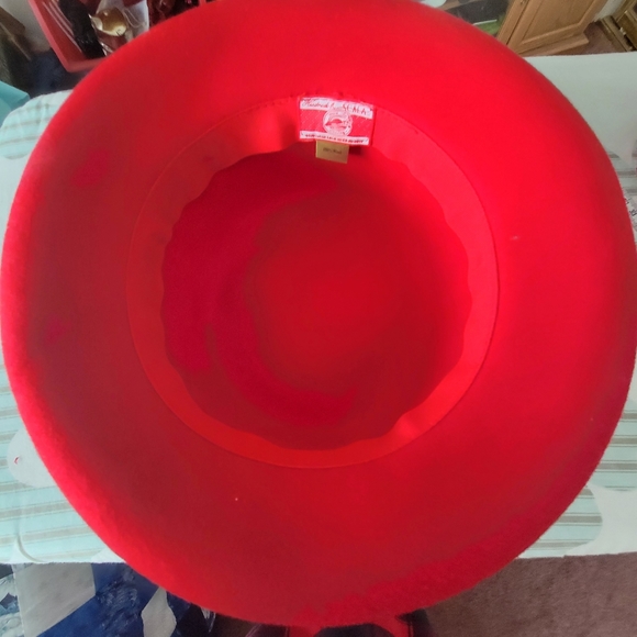 Red Wool Hat - Picture 5 of 6